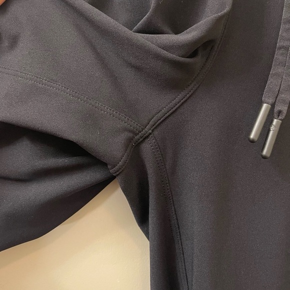 Lululemon Stretch High Rise Jogger Full Length size 2 black activewear travel - Picture 14 of 14